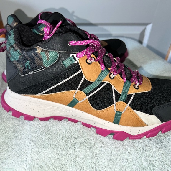 BRAND NEW Timberland Hiking Shoes - Picture 5 of 7